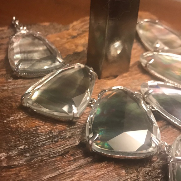 Kendra Scott Harlow Necklace Black Mother of Pearl - Picture 2 of 5